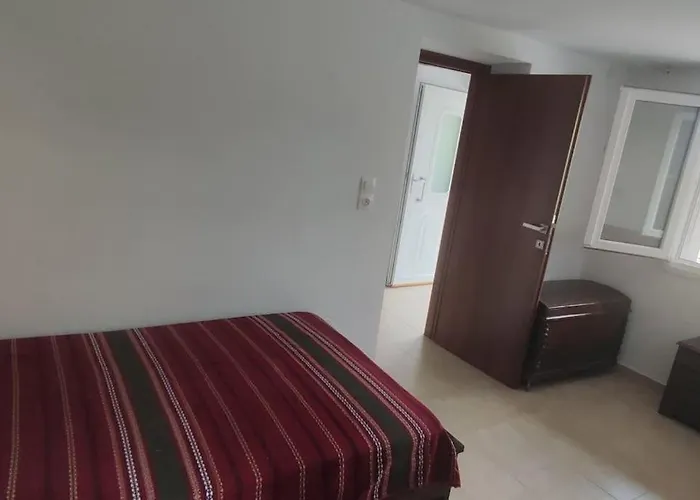 Tsaktsiras Home